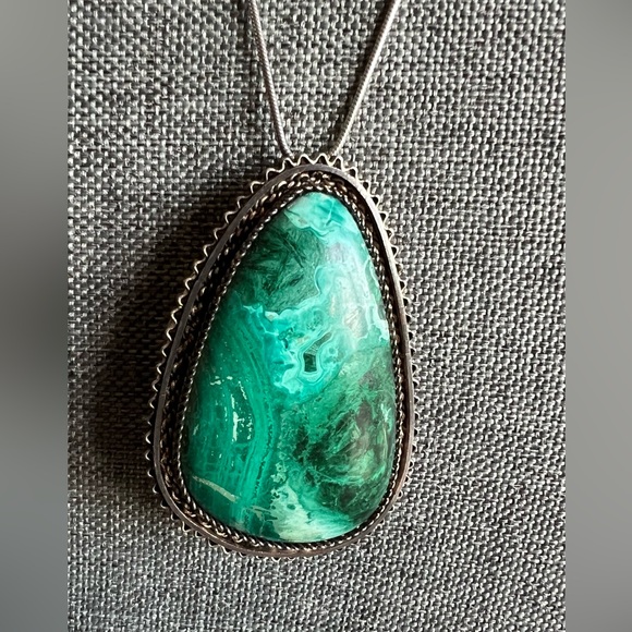 🔥Host Pick🔥Large Israel Eilat Stone Pendant Necklace Sterling Green Turquoise 2” - Picture 2 of 12
